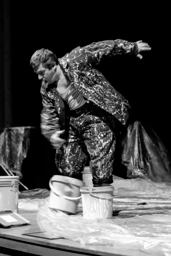 L'uomo e il mare di plastica - immagine 2