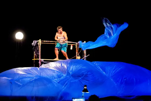 L'uomo e il mare di plastica - immagine 10